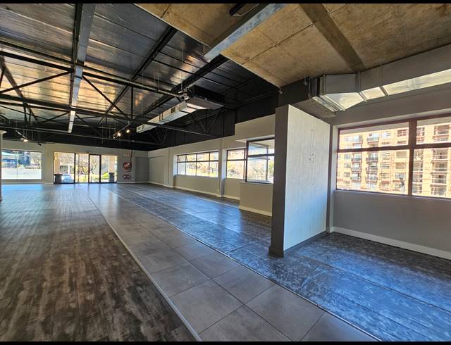 768M² SHOWROOM TO LET IN KRAMERVILLE